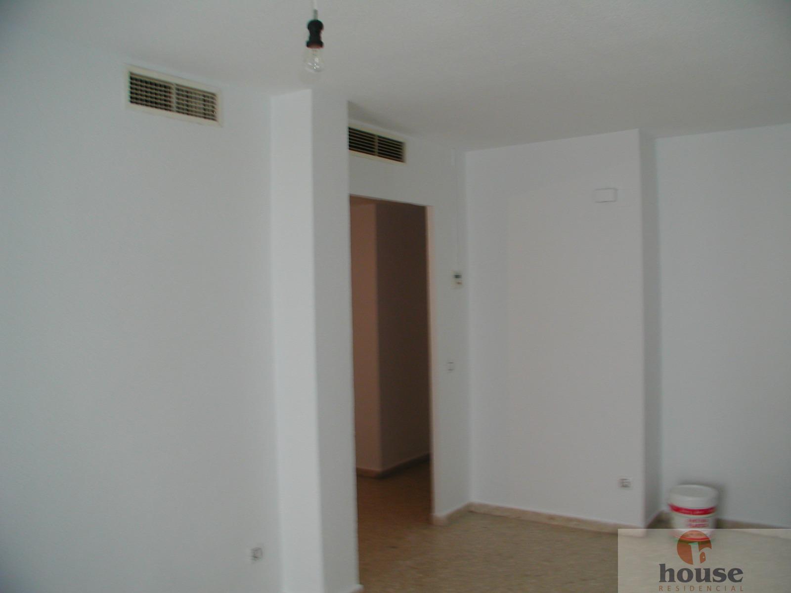 For sale of flat in Córdoba
