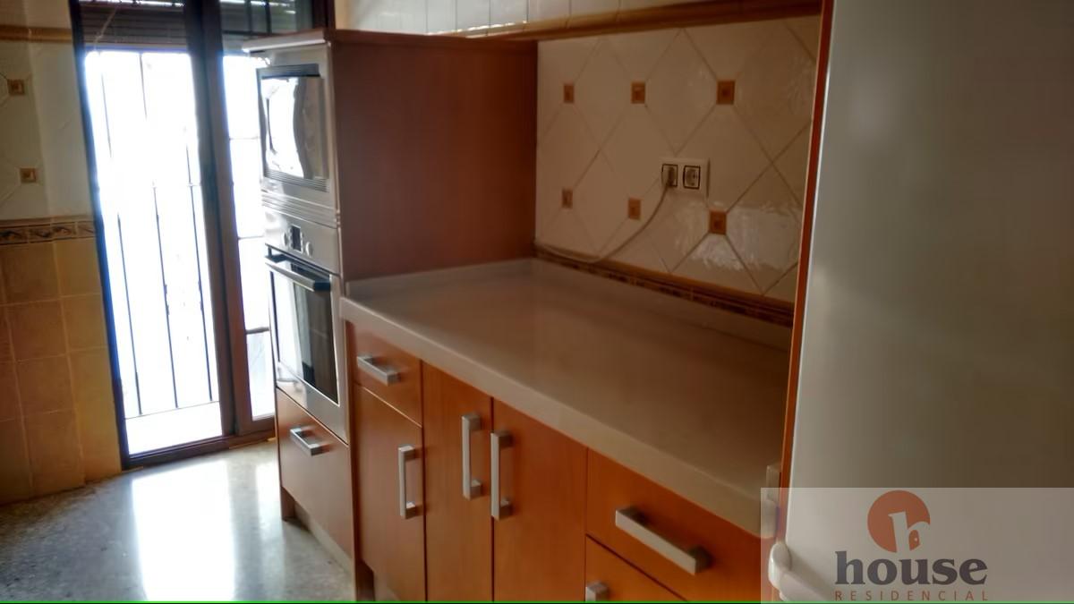 For sale of flat in Córdoba