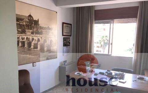 For sale of flat in Córdoba