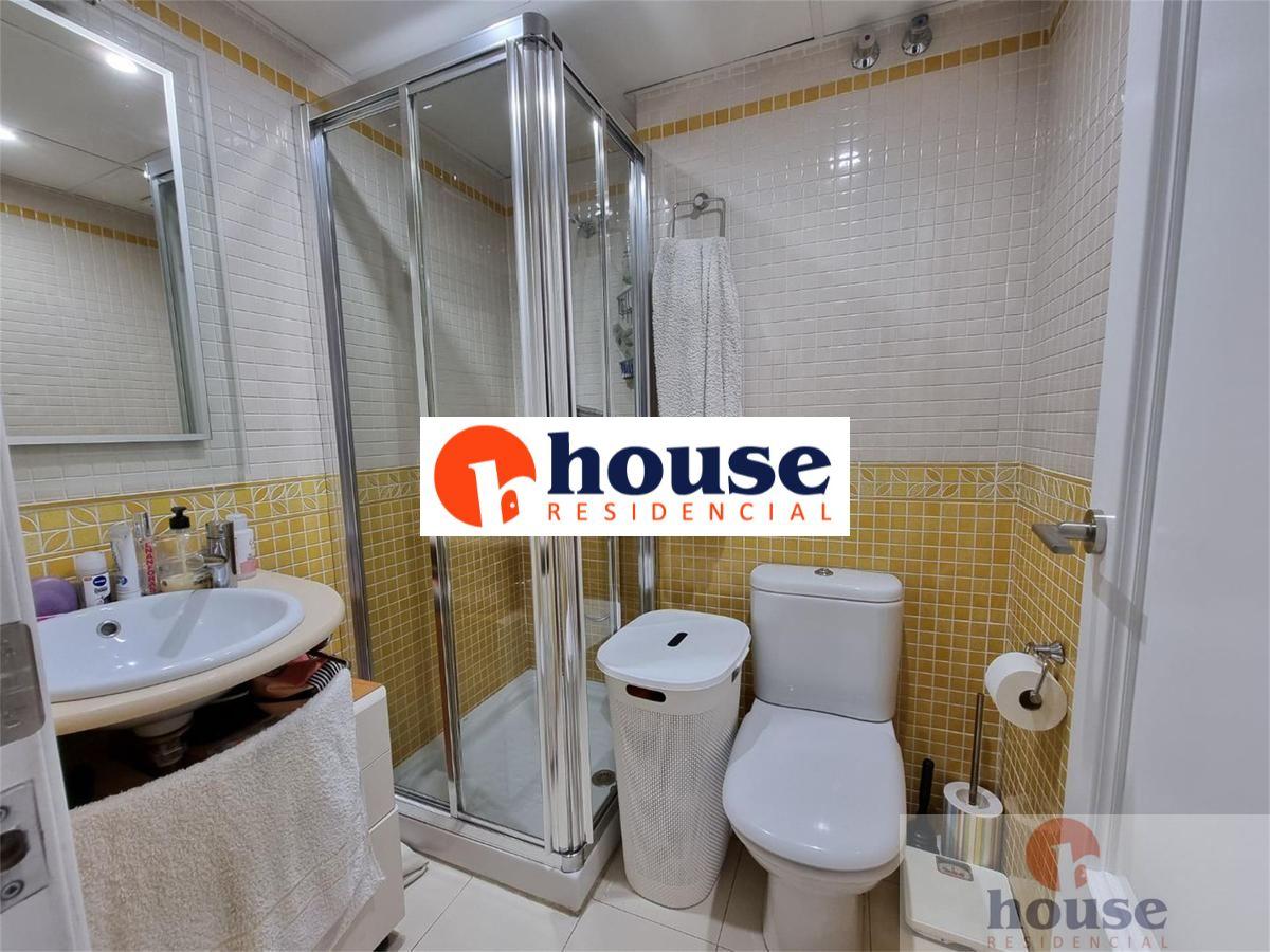 For sale of flat in Córdoba