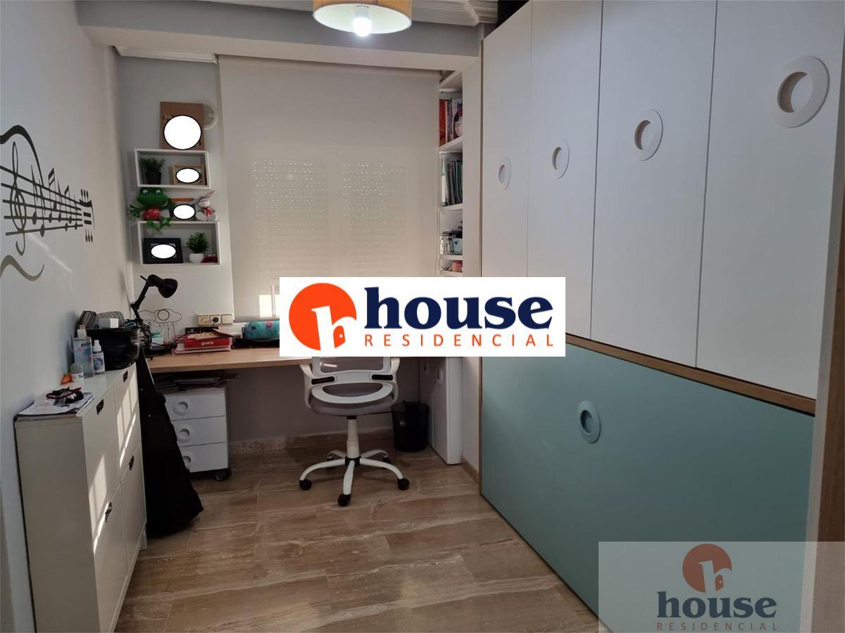 For sale of flat in Córdoba