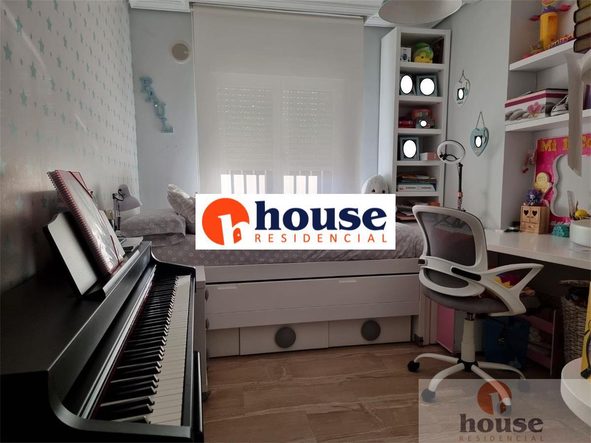 For sale of flat in Córdoba