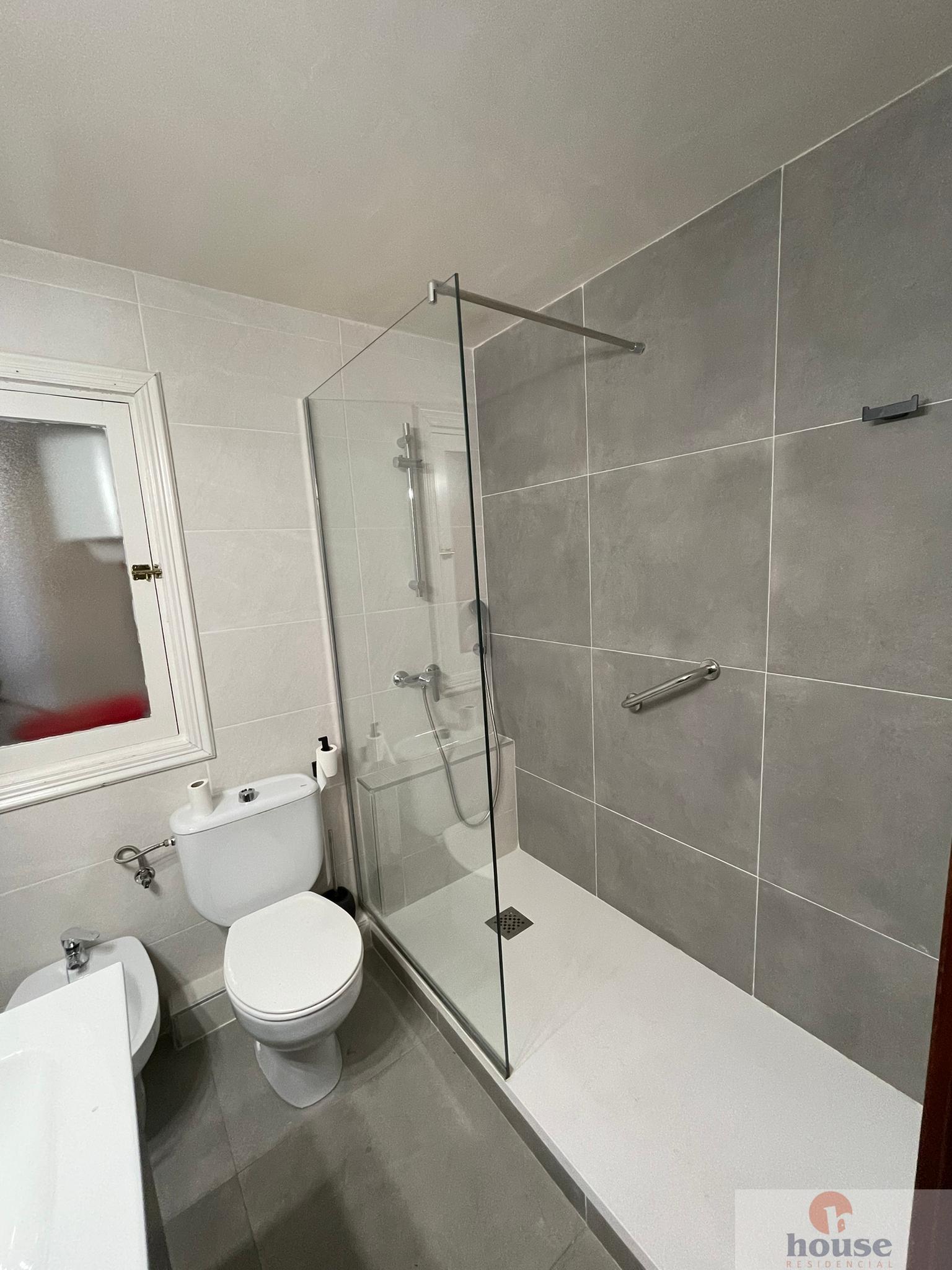 For sale of flat in Córdoba