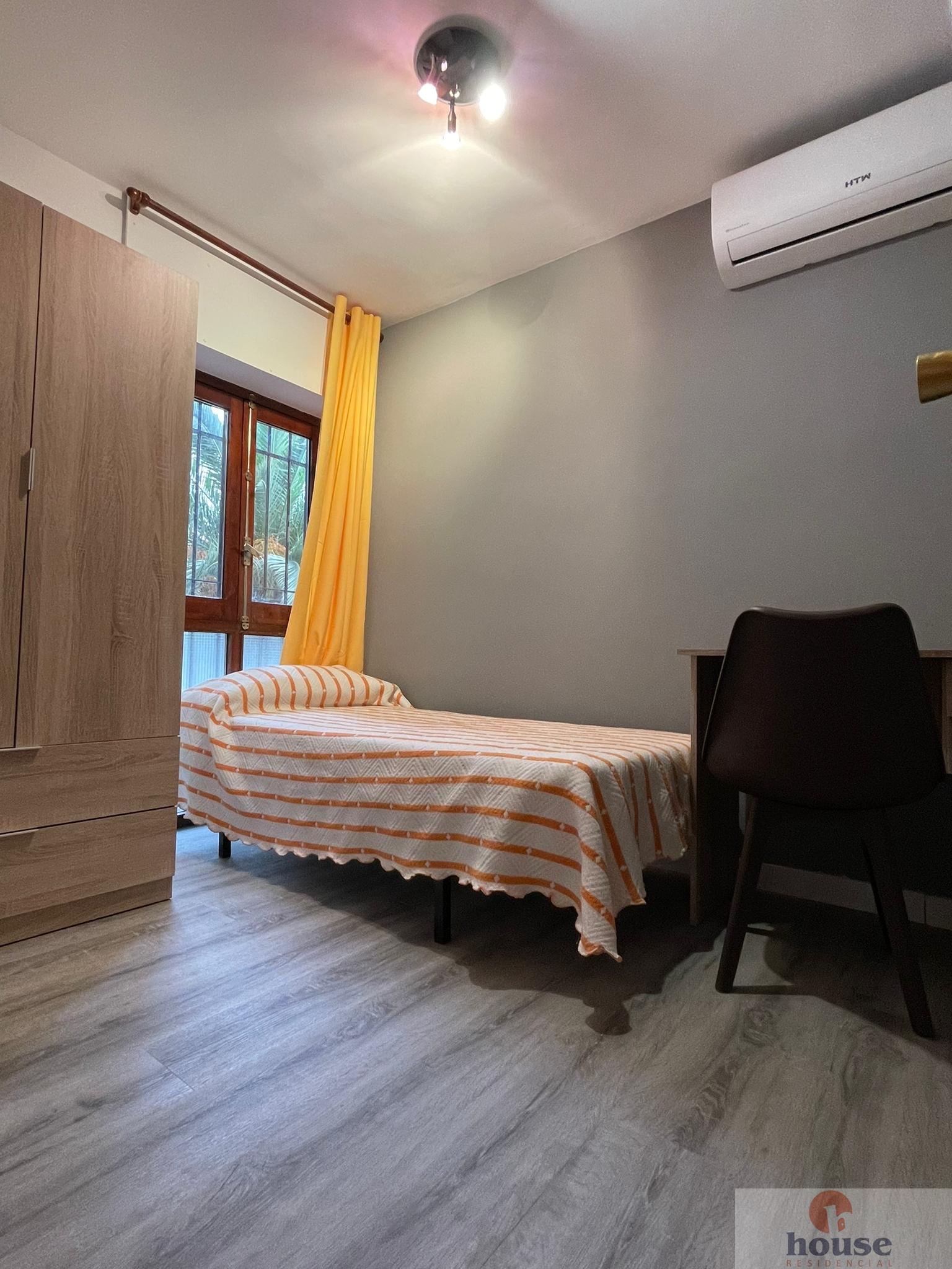 For sale of flat in Córdoba