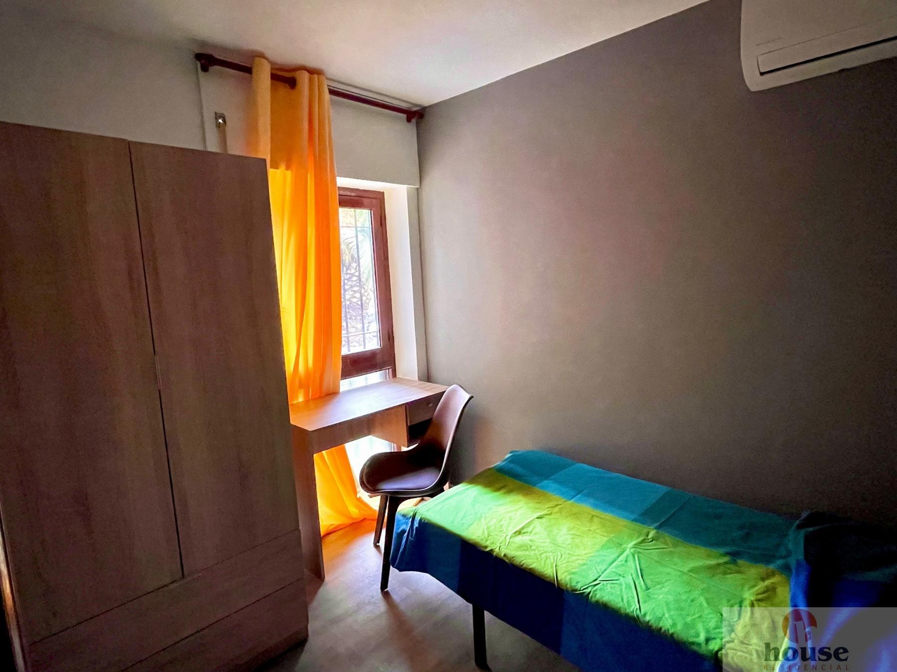 For sale of flat in Córdoba