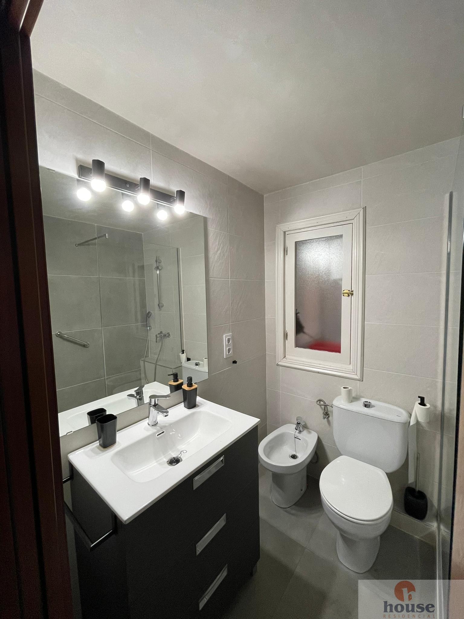 For sale of flat in Córdoba