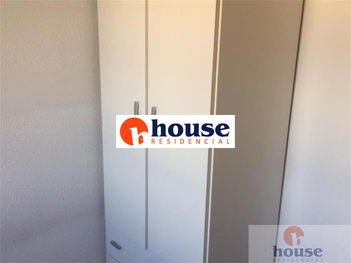For sale of flat in Córdoba