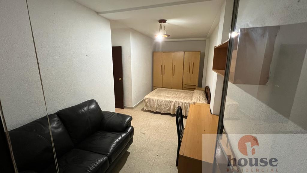 For sale of flat in Córdoba