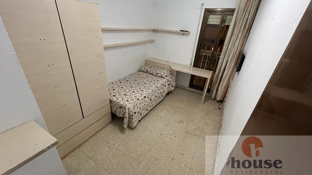 For sale of flat in Córdoba