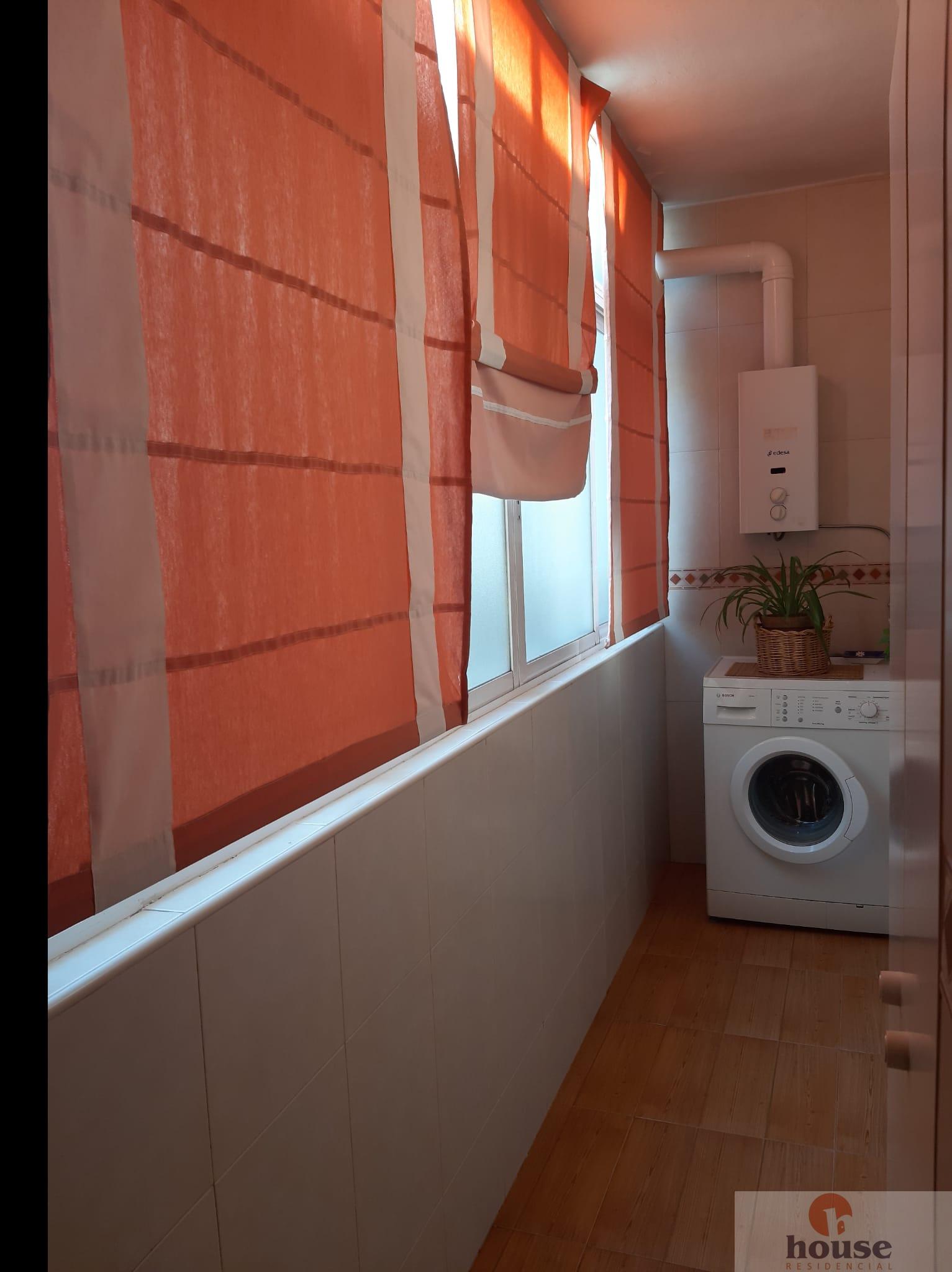 For sale of flat in Córdoba