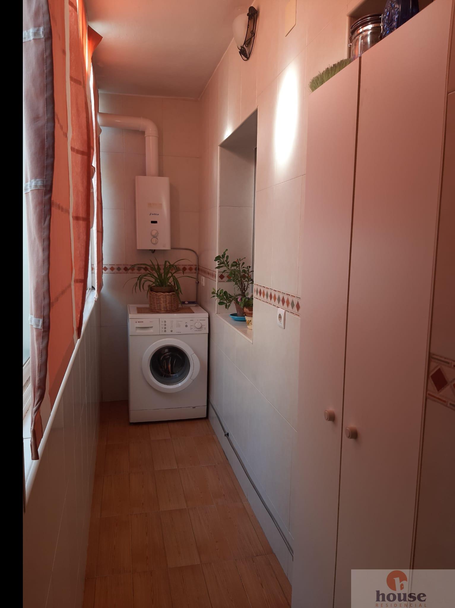 For sale of flat in Córdoba