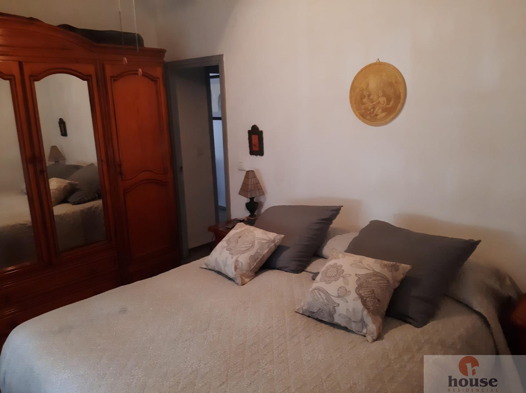 For sale of flat in Córdoba