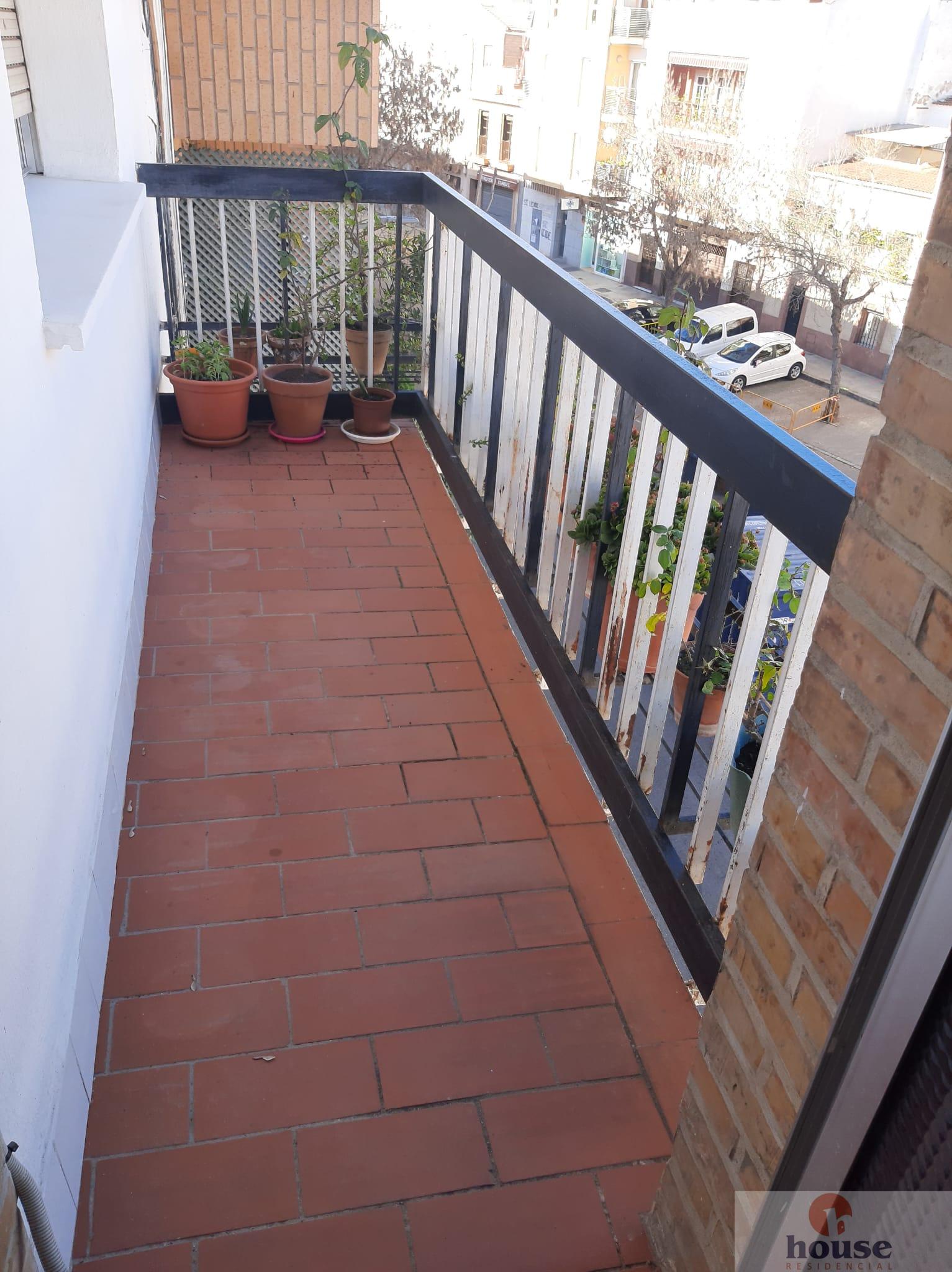 For sale of flat in Córdoba
