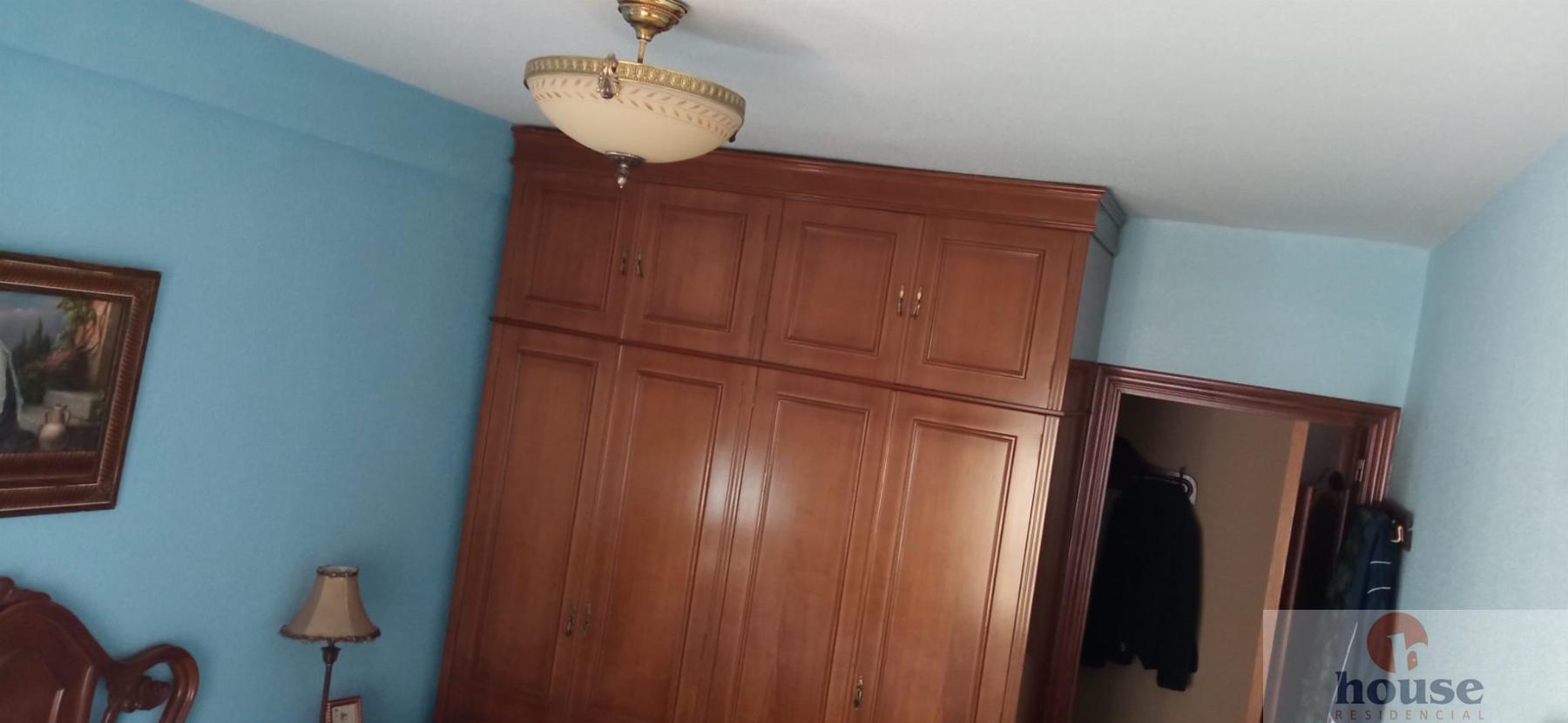 For sale of flat in Córdoba