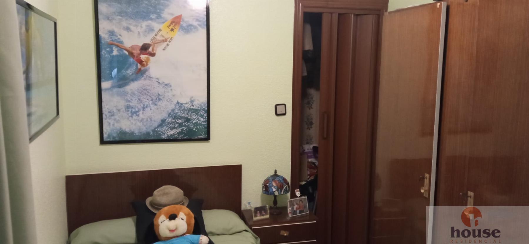 For sale of flat in Córdoba