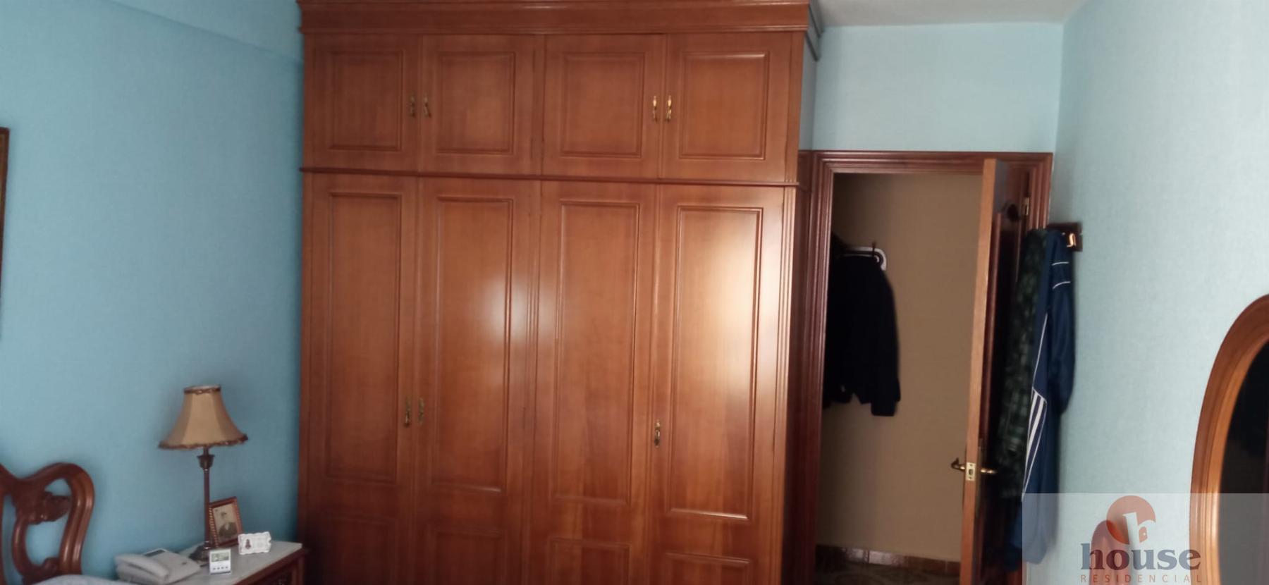 For sale of flat in Córdoba