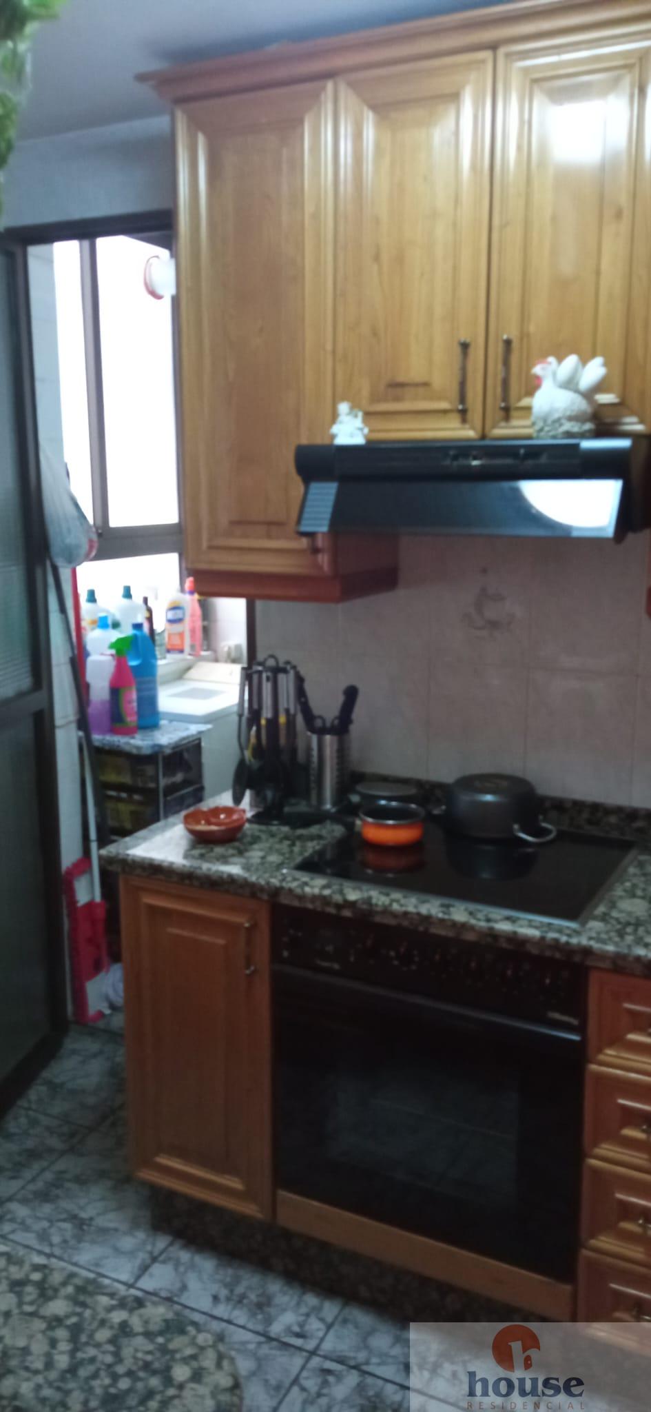 For sale of flat in Córdoba