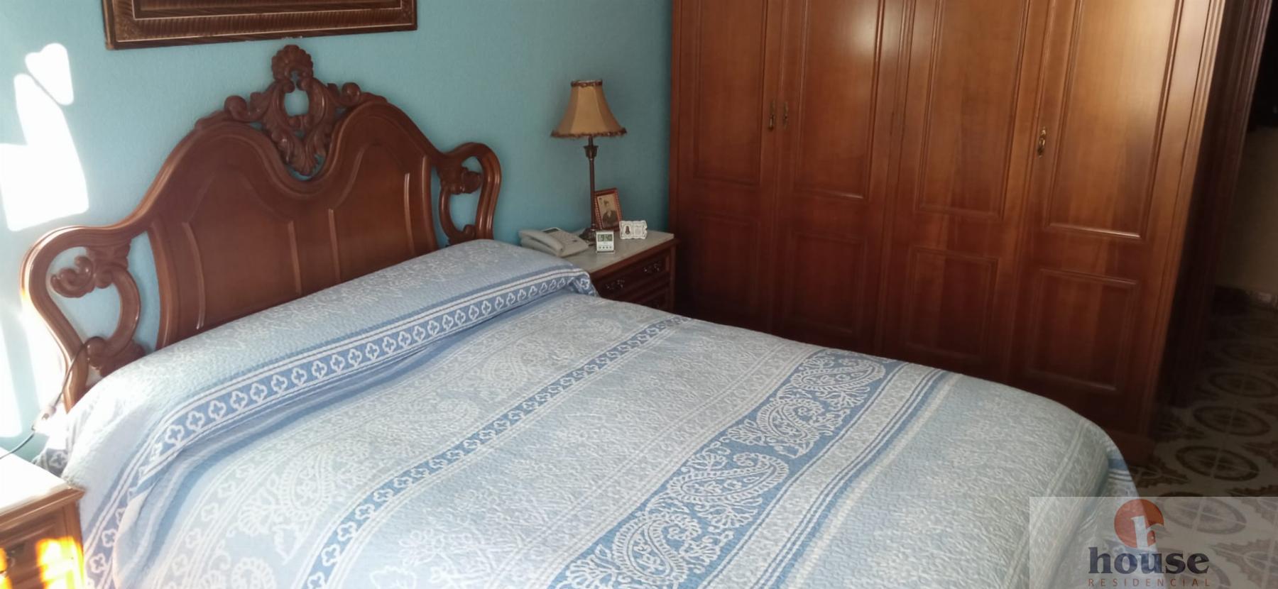 For sale of flat in Córdoba