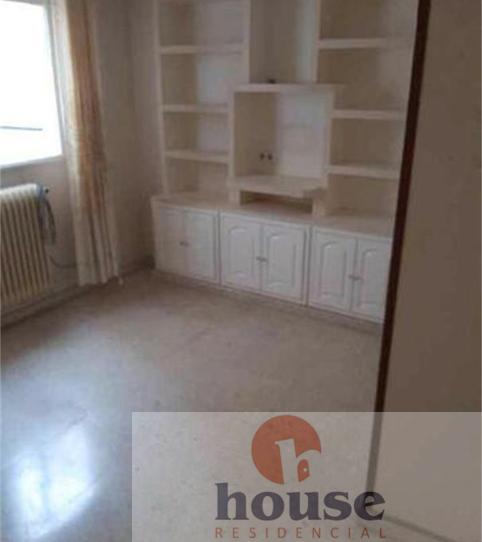 For sale of flat in Córdoba