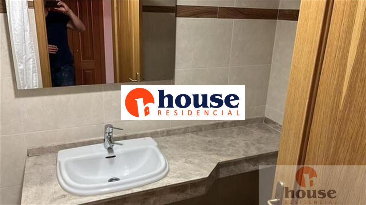 For sale of flat in Córdoba