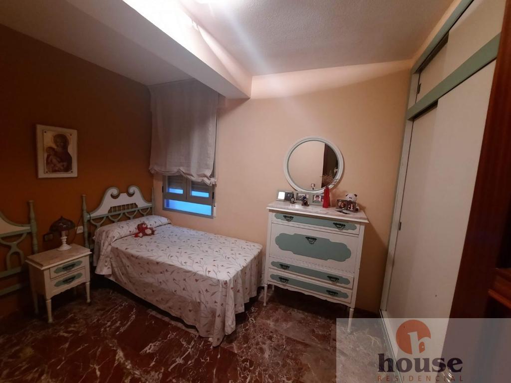 For sale of flat in Córdoba