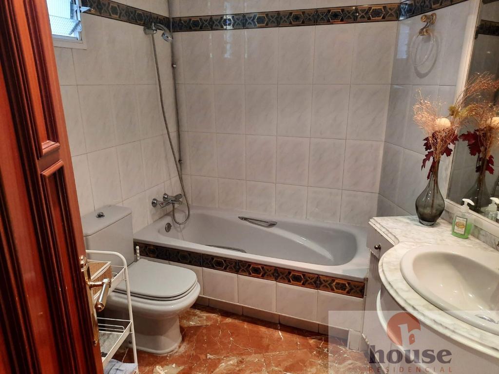 For sale of flat in Córdoba