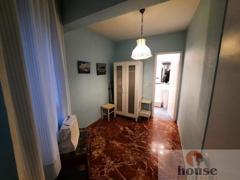 For sale of flat in Córdoba