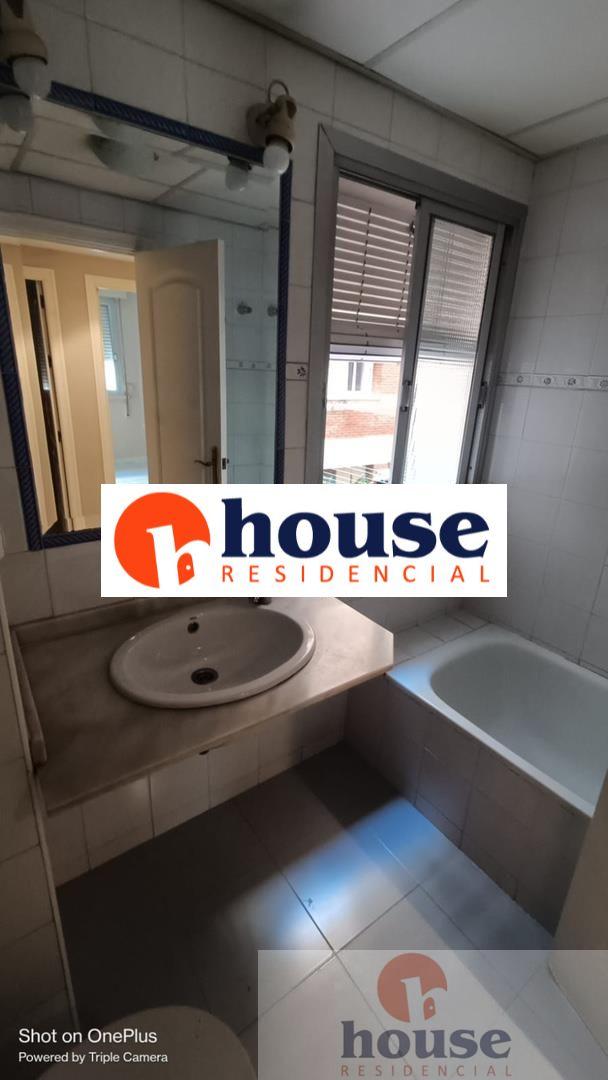 For sale of flat in Córdoba