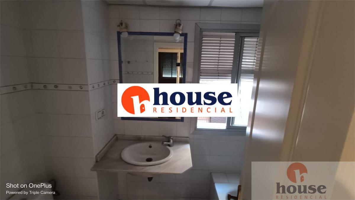 For sale of flat in Córdoba