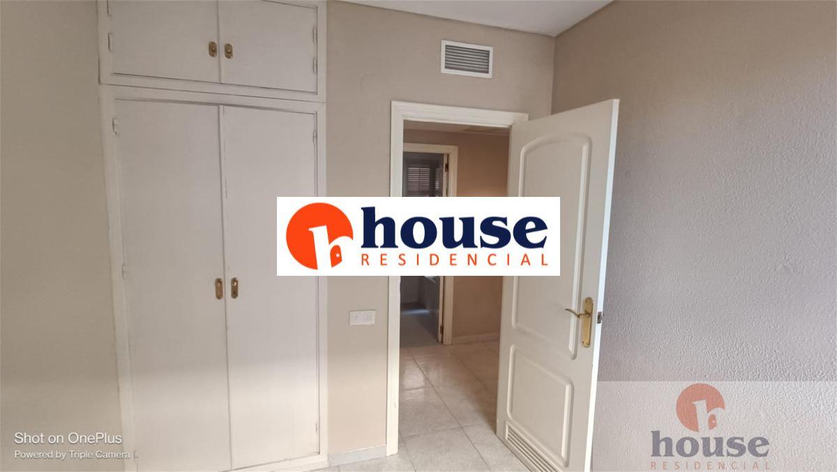 For sale of flat in Córdoba