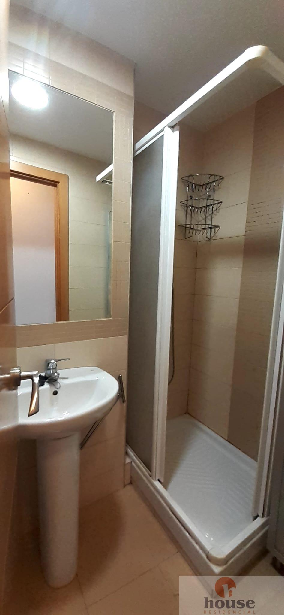 For sale of flat in Córdoba