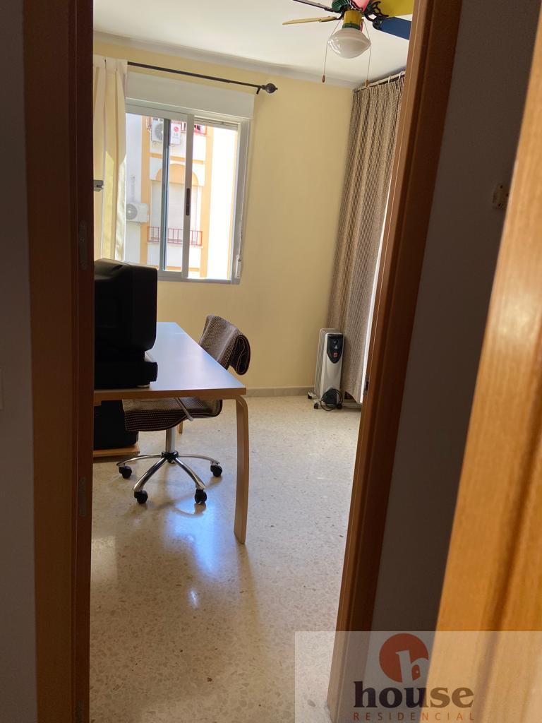 For sale of flat in Córdoba