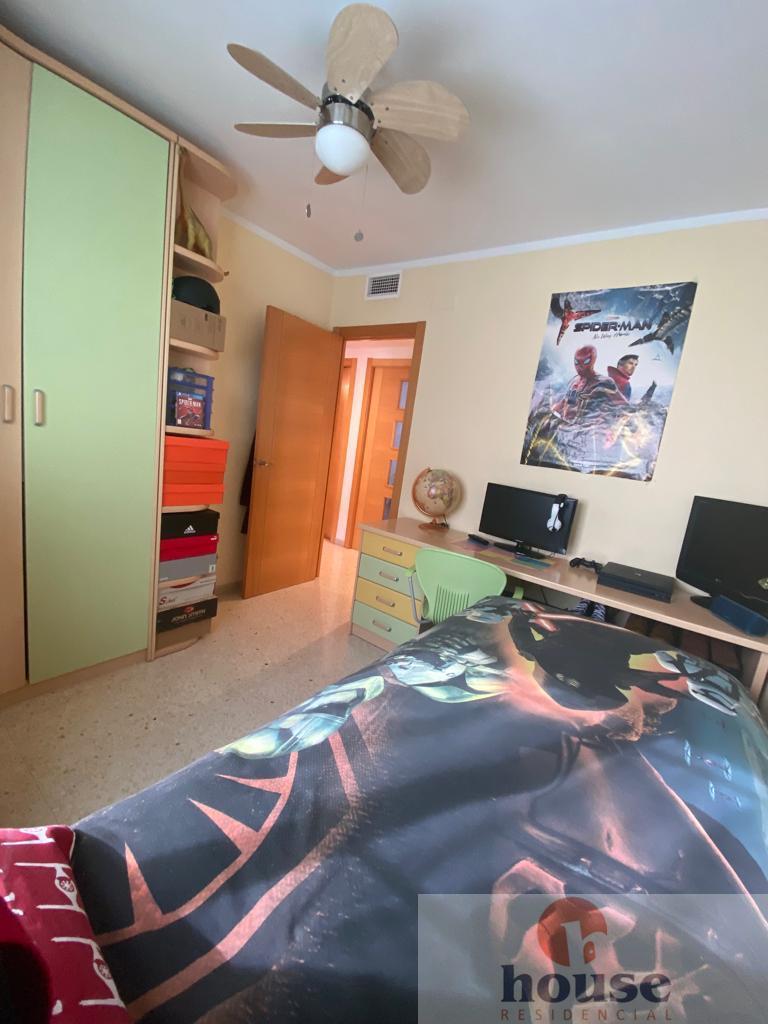For sale of flat in Córdoba