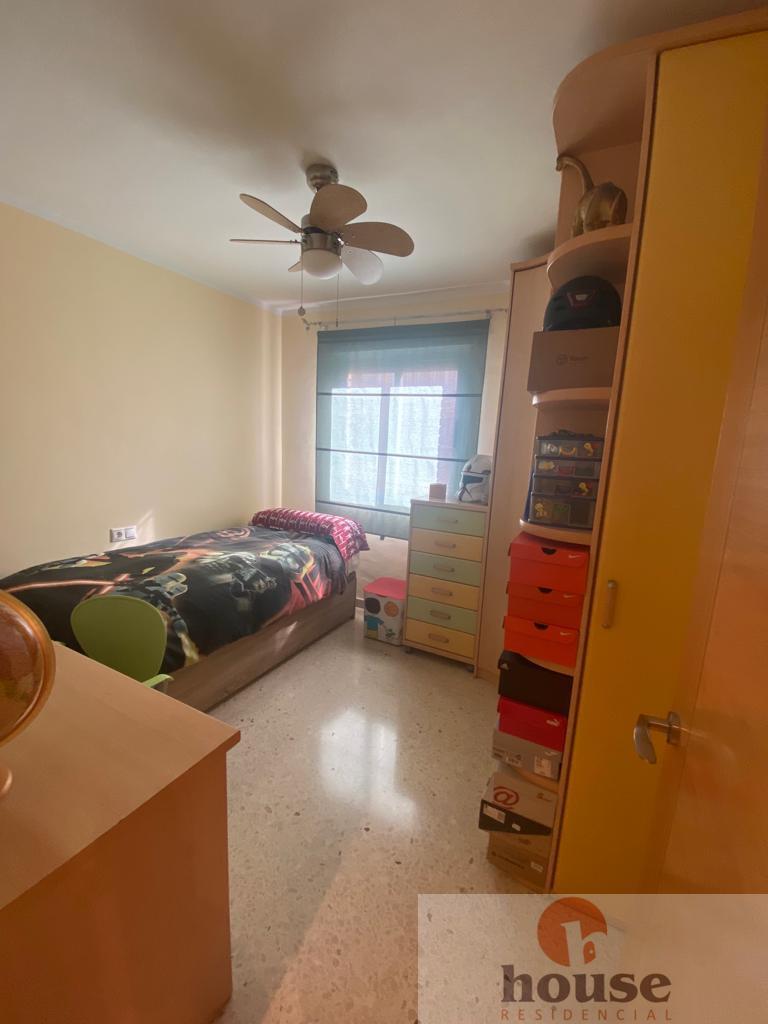 For sale of flat in Córdoba