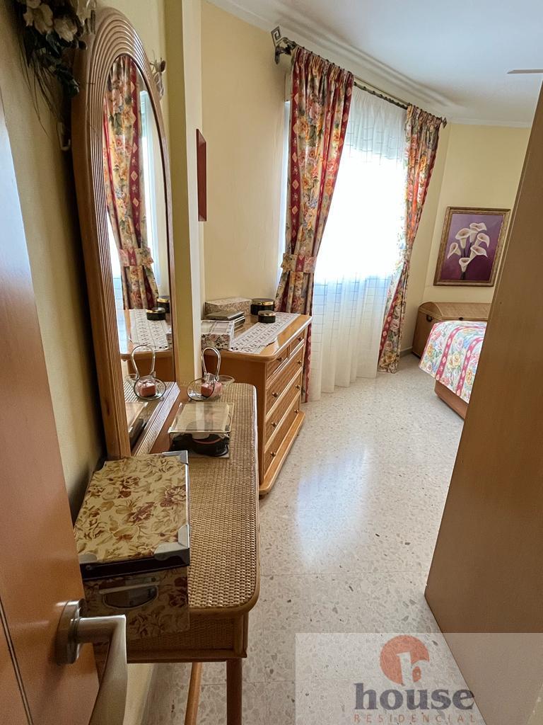 For sale of flat in Córdoba