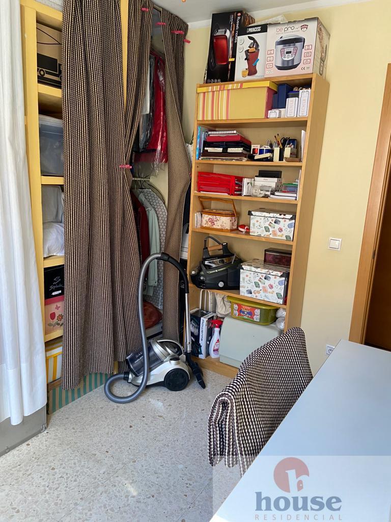 For sale of flat in Córdoba