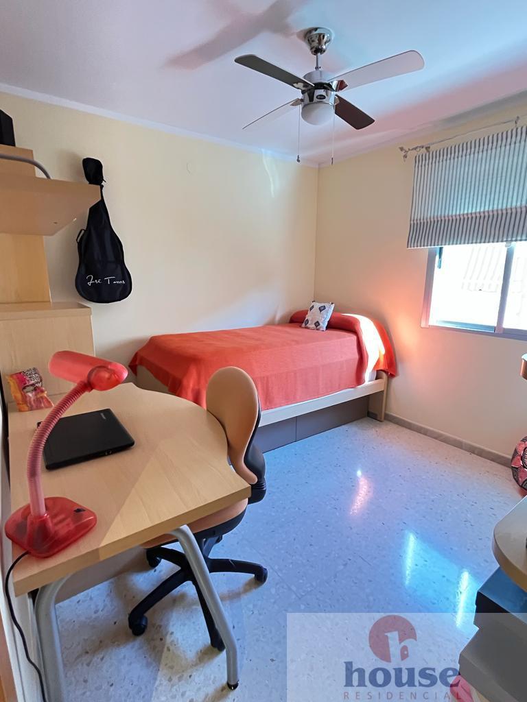 For sale of flat in Córdoba