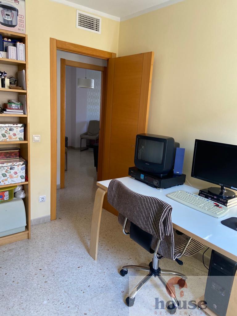 For sale of flat in Córdoba