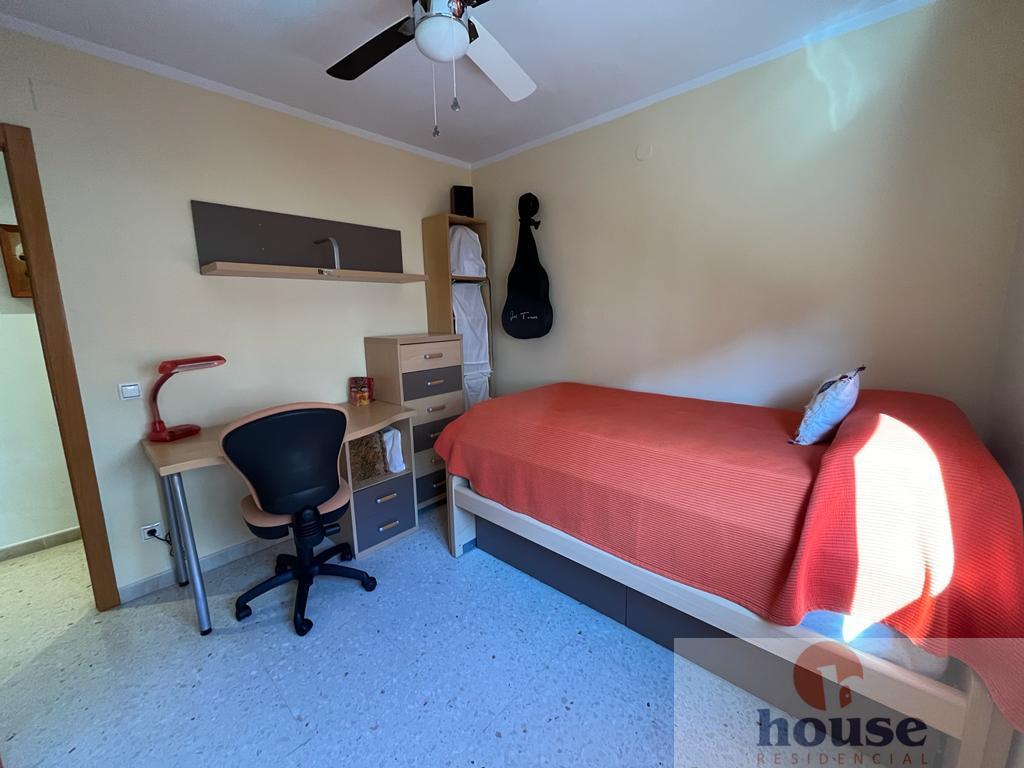 For sale of flat in Córdoba