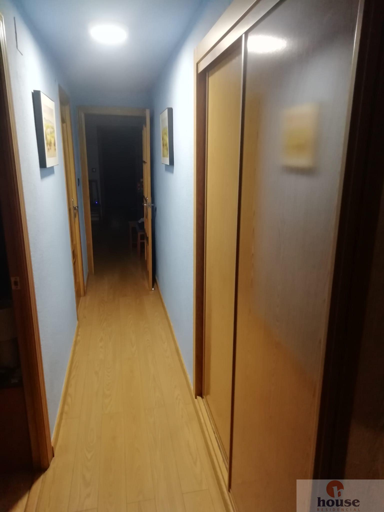 For sale of flat in Córdoba