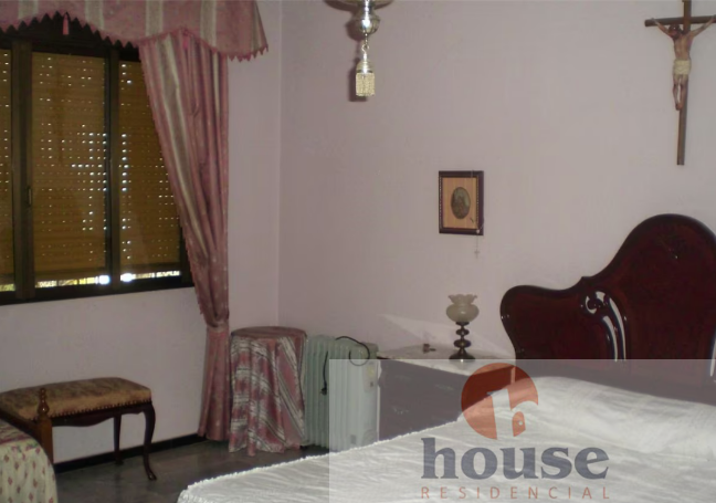 For sale of flat in Córdoba