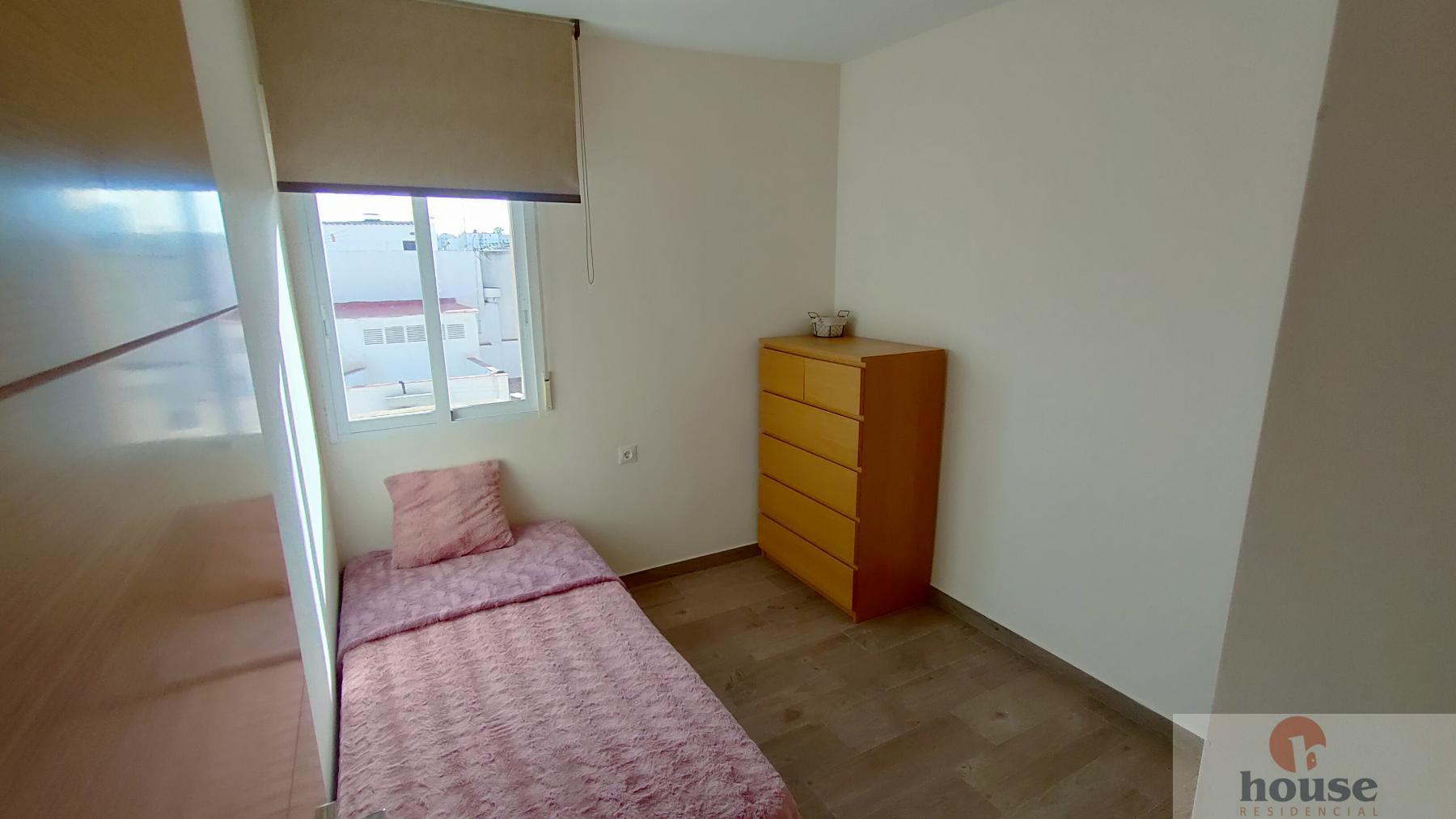 For sale of flat in Córdoba