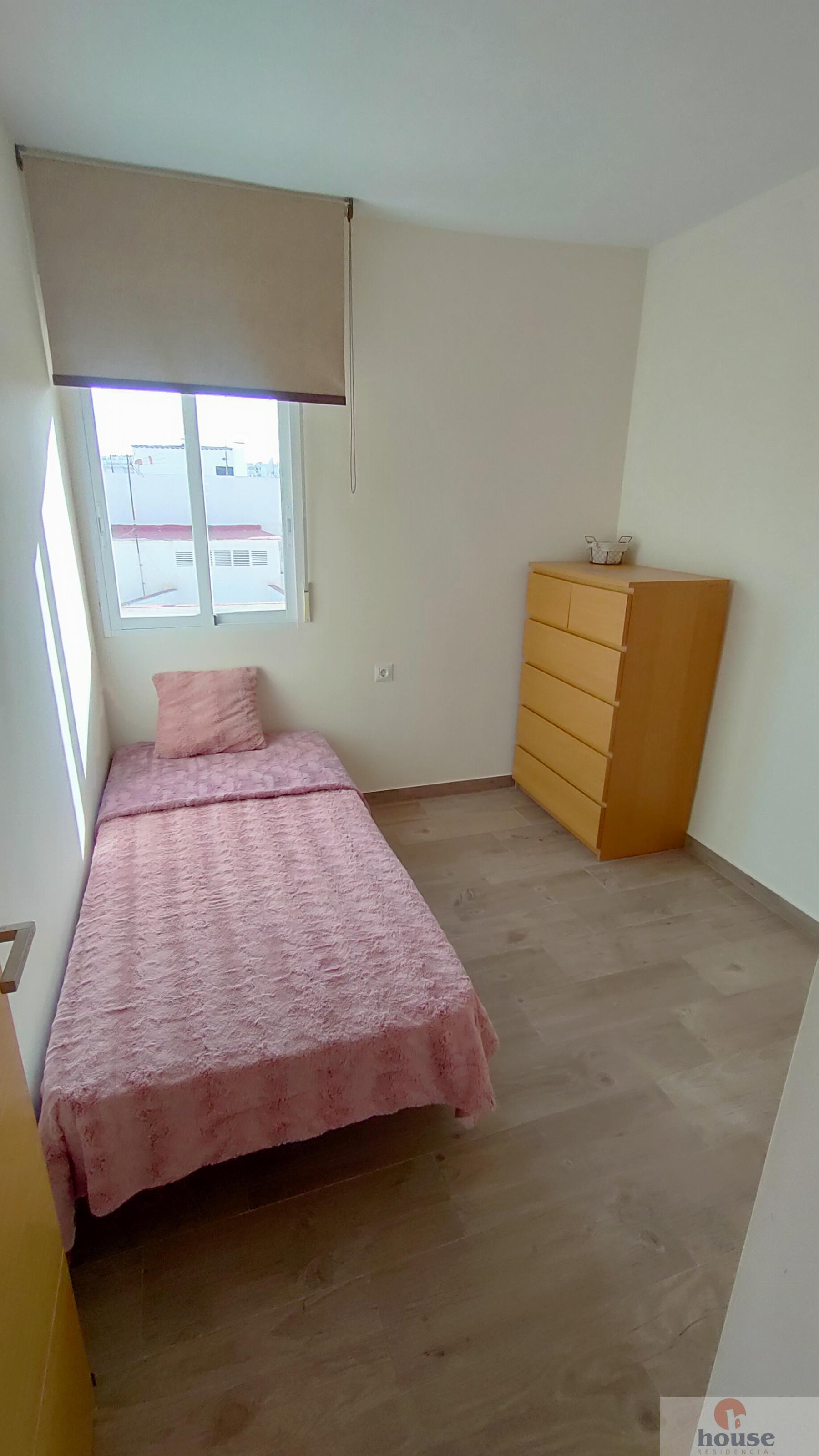 For sale of flat in Córdoba