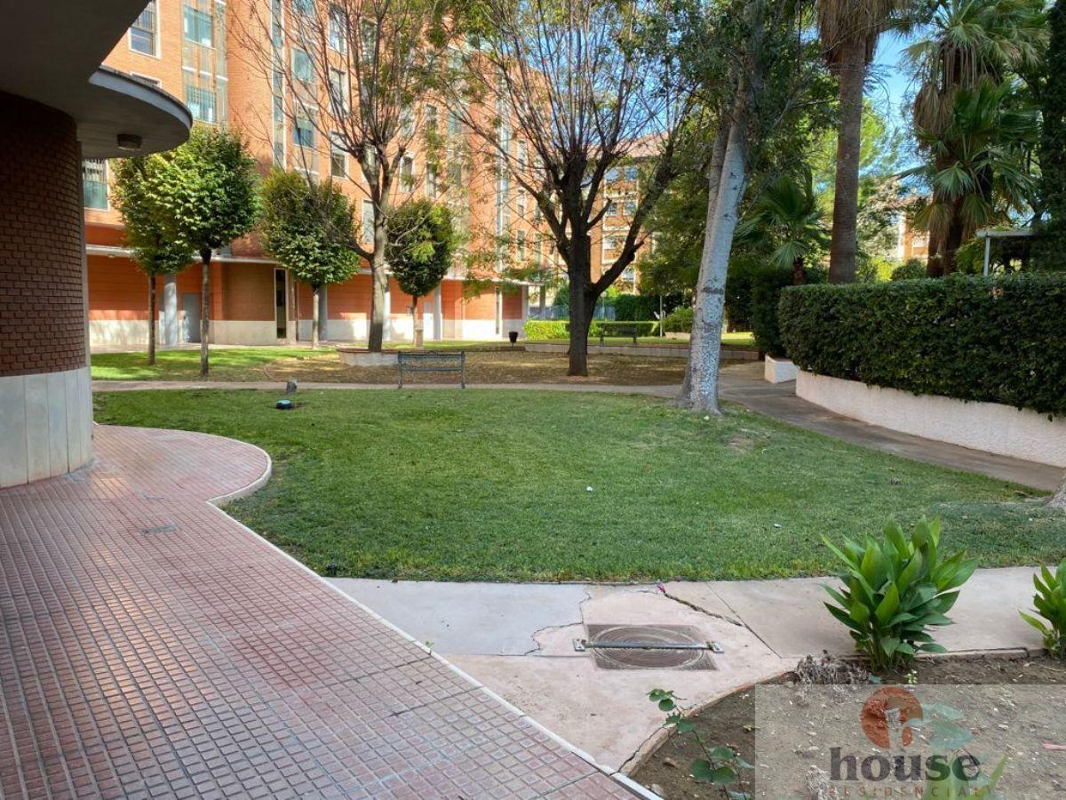 For sale of flat in Córdoba