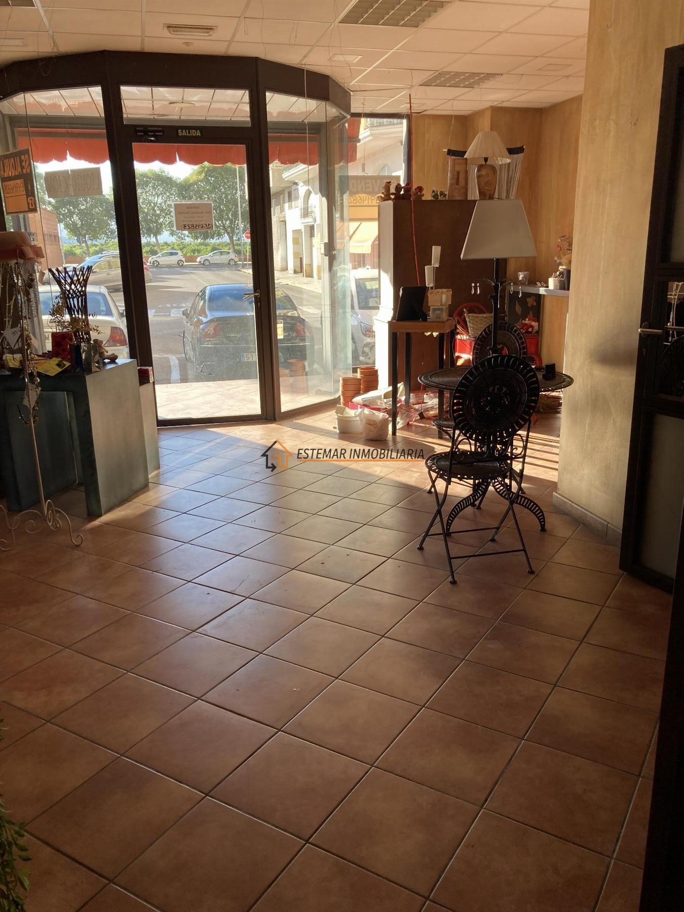 Venta de local en Oliva