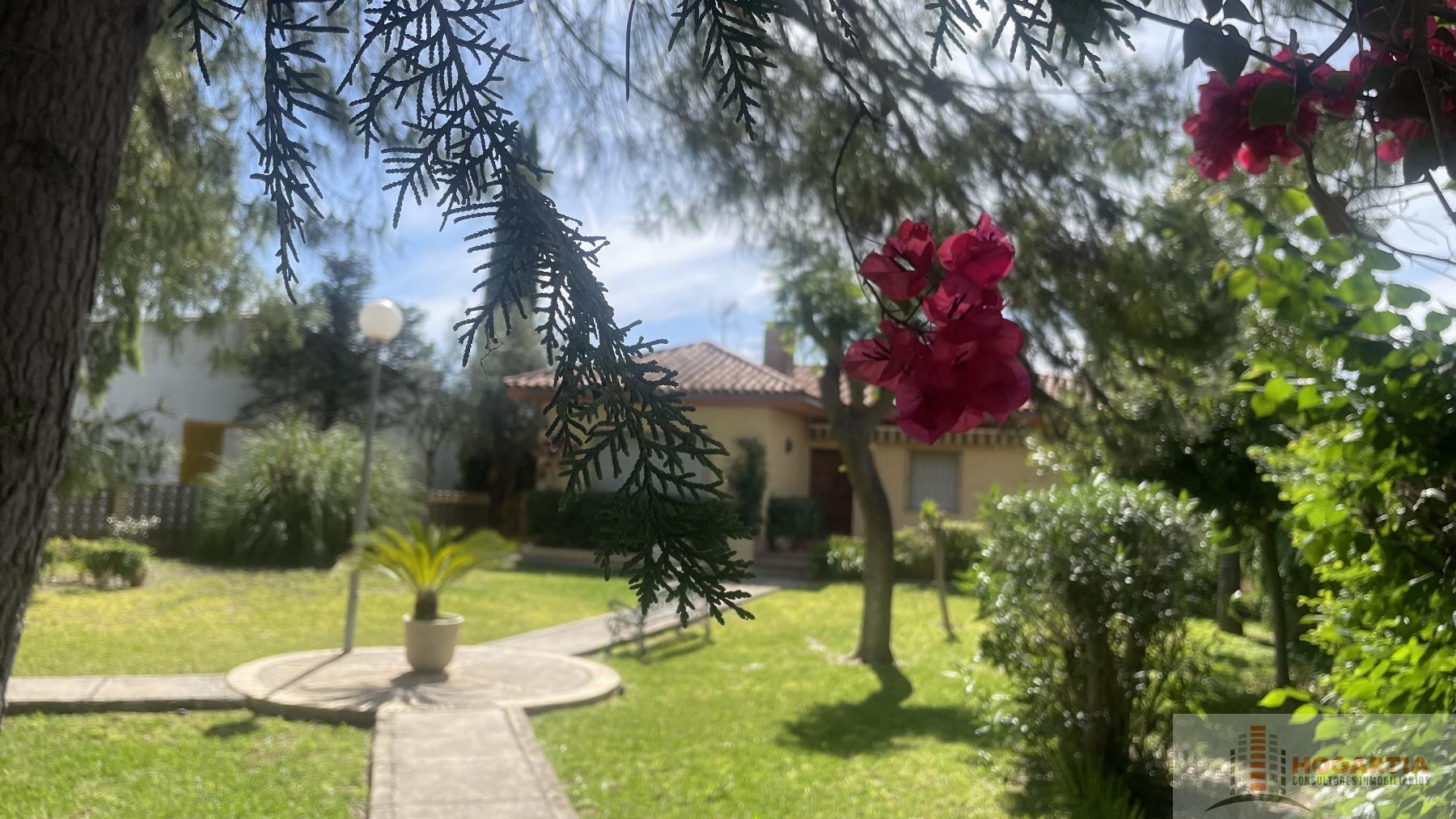 For sale of chalet in Espartinas