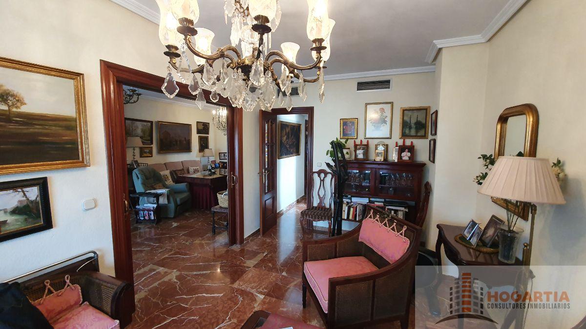 For sale of penthouse in Sevilla