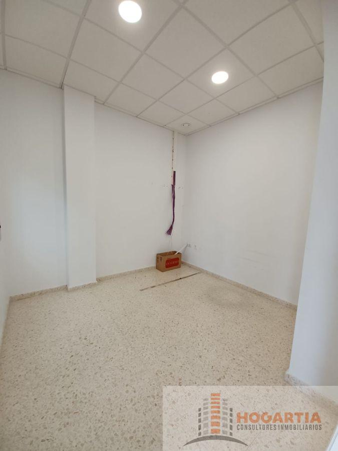 For sale of commercial in Dos Hermanas