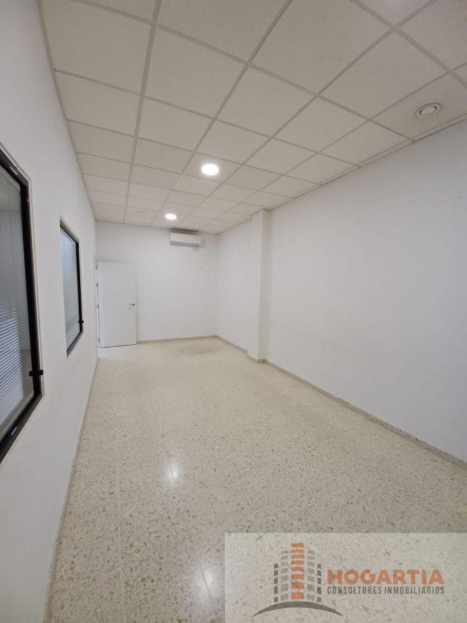 For sale of commercial in Dos Hermanas