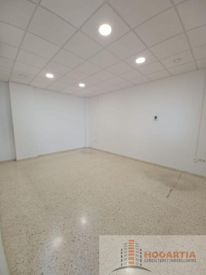 For sale of commercial in Dos Hermanas